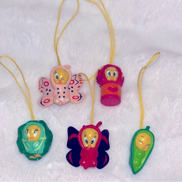 Rare Y2K Tweety Bird Charm Lot Set Looney Tunes - Picture 1 of 1